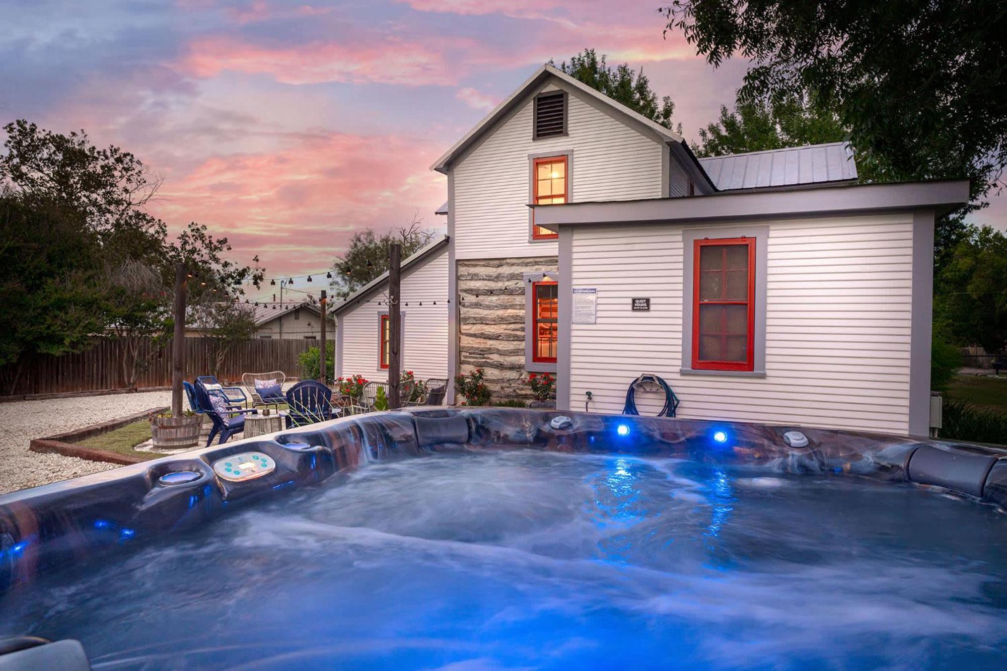 Katarina Haus - Hot Tub & Fire Pit Villa Fredericksburg Exterior photo