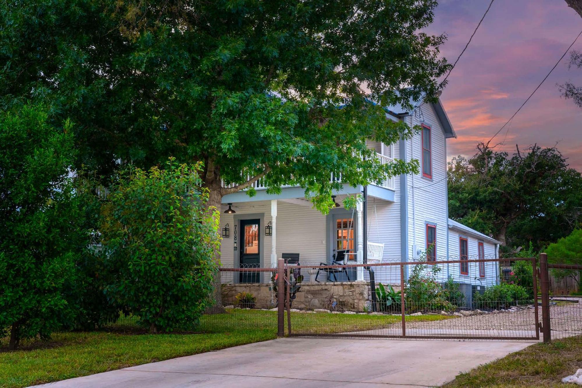 Katarina Haus - Hot Tub & Fire Pit Villa Fredericksburg Exterior photo